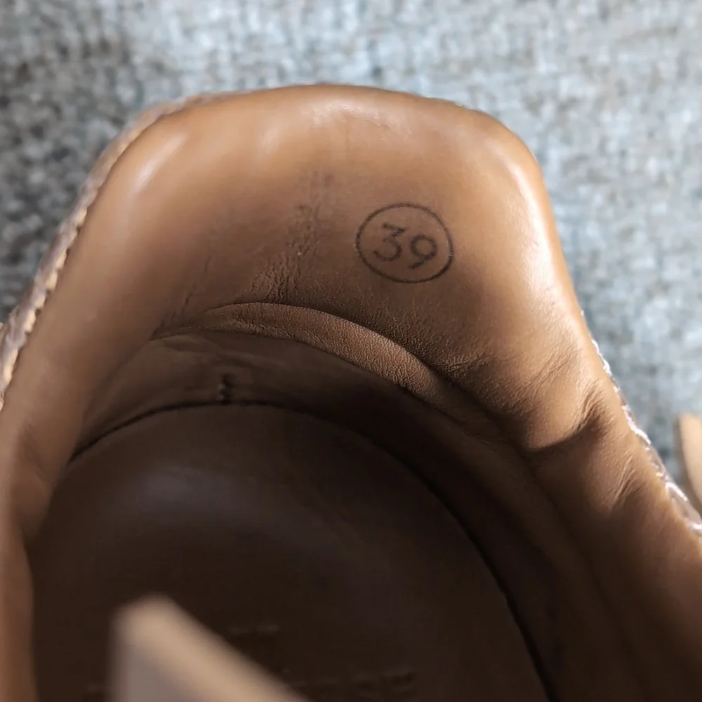 Esseutesse Leather Fringe Sneaker - Sand Tan Size 39 EU - 8.5 US - Picture 7 of 16